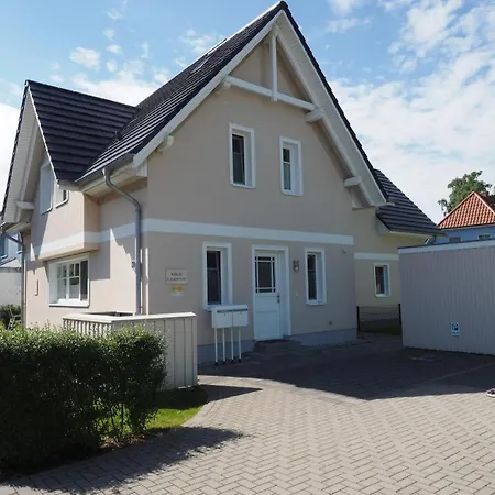 Holiday home Lilienthal, Exclusive Doppelhaushaelfte Fuer 6 Personen In *