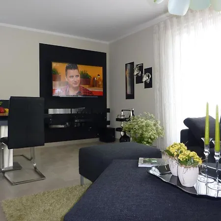 Lilienthal, Exclusive Doppelhaushaelfte Fuer 6 Personen In Zingst